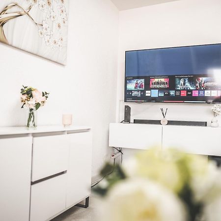 Luxus Maisonette Wohnung Am See, Wehome Premium Занкт-Леон-Рот Екстер'єр фото