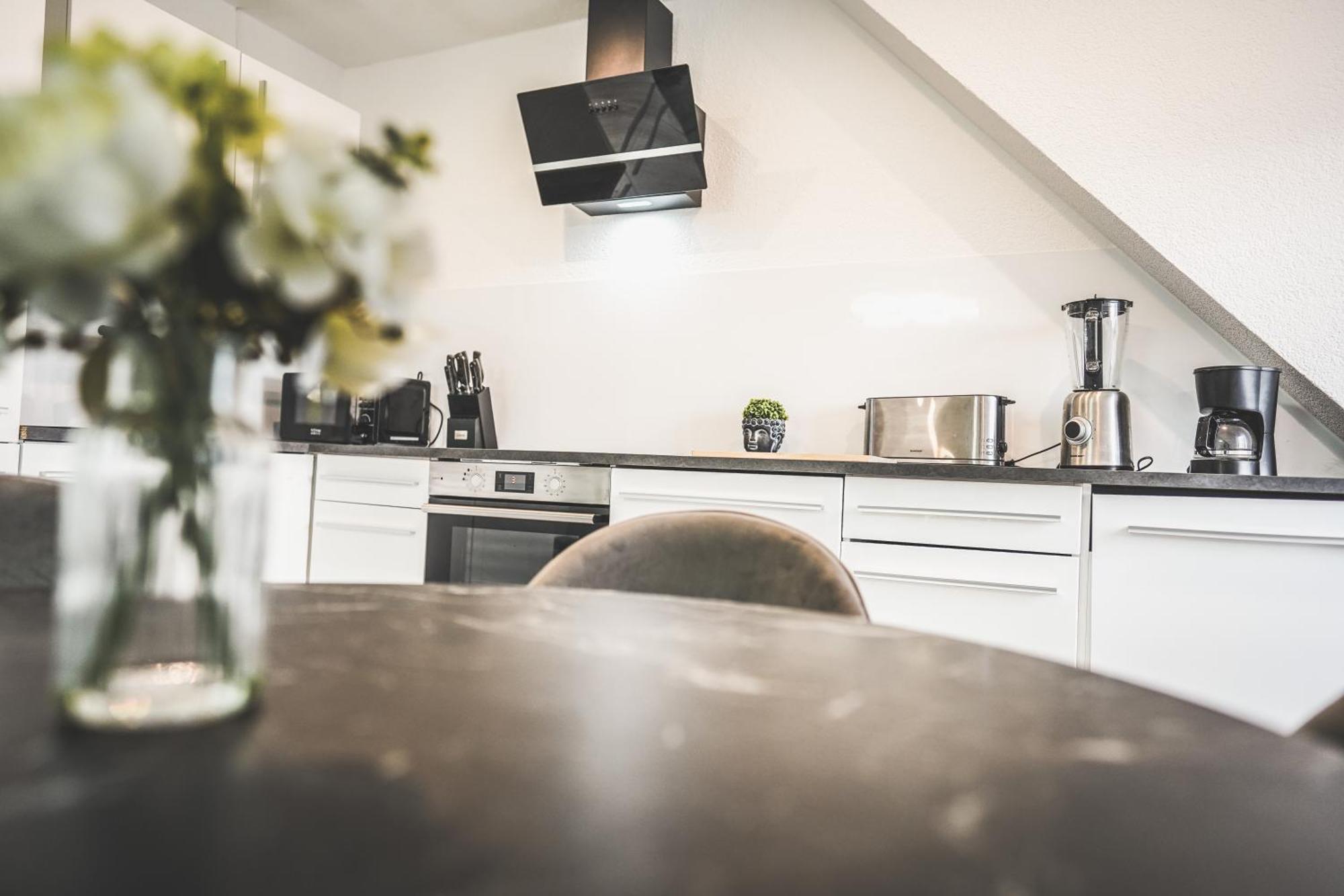 Luxus Maisonette Wohnung Am See, Wehome Premium Занкт-Леон-Рот Екстер'єр фото