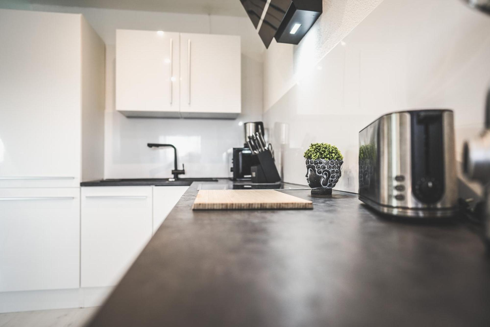 Luxus Maisonette Wohnung Am See, Wehome Premium Занкт-Леон-Рот Екстер'єр фото