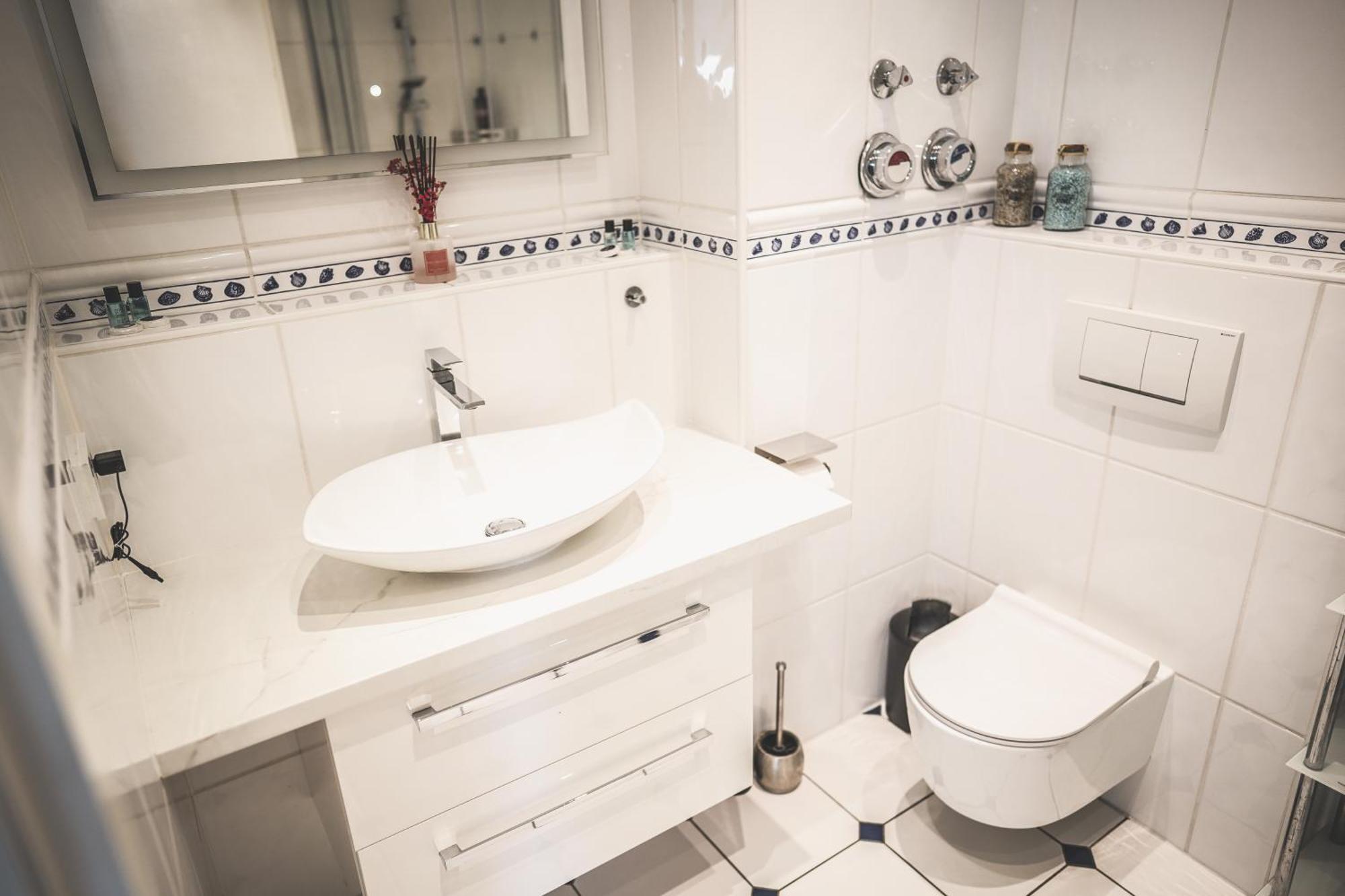 Luxus Maisonette Wohnung Am See, Wehome Premium Занкт-Леон-Рот Екстер'єр фото