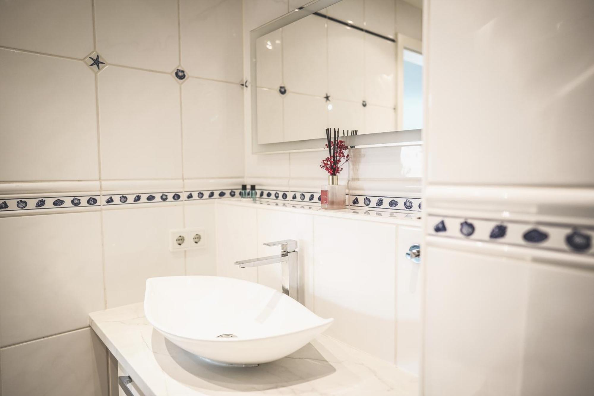 Luxus Maisonette Wohnung Am See, Wehome Premium Занкт-Леон-Рот Екстер'єр фото